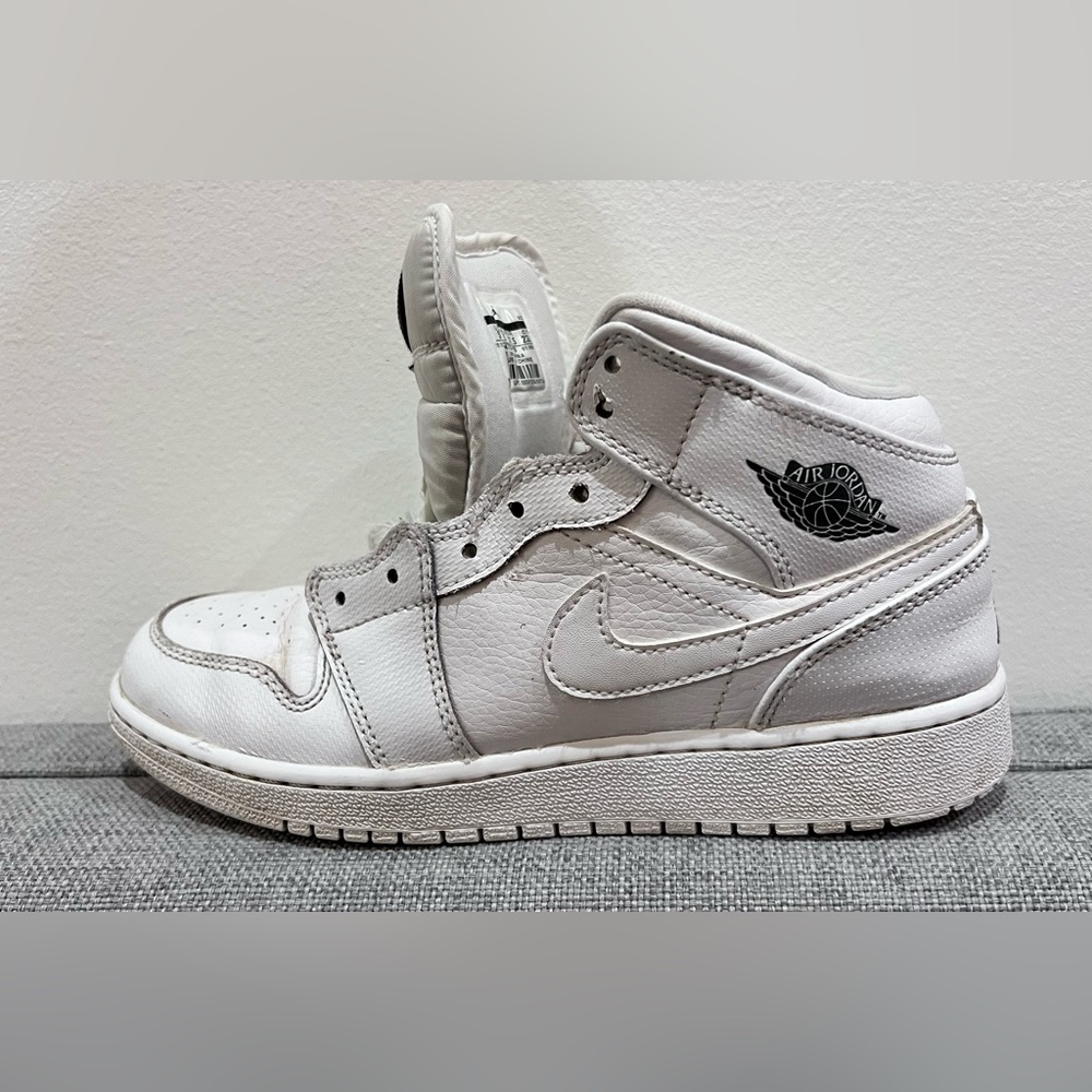 Air Jordan 1, Size 5Y.